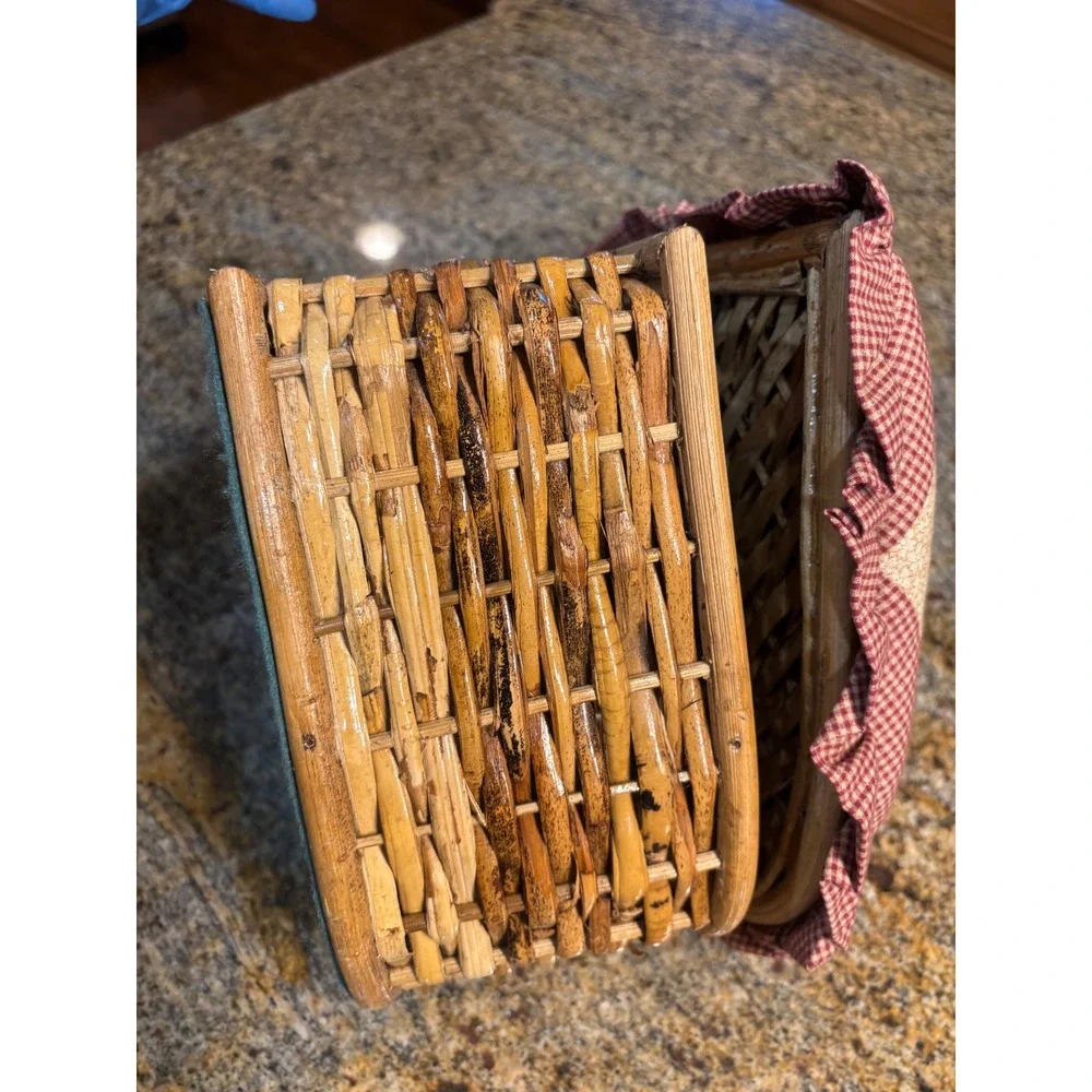 Vintage Heart Shaped Wicker‎ Basket Friendship Starts With A Smile Gingham Lid